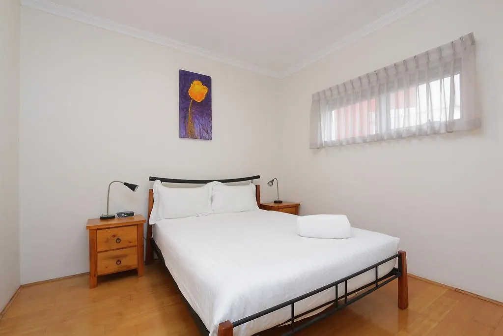 **** Aparthotel Verandah Apartments Perth Australia