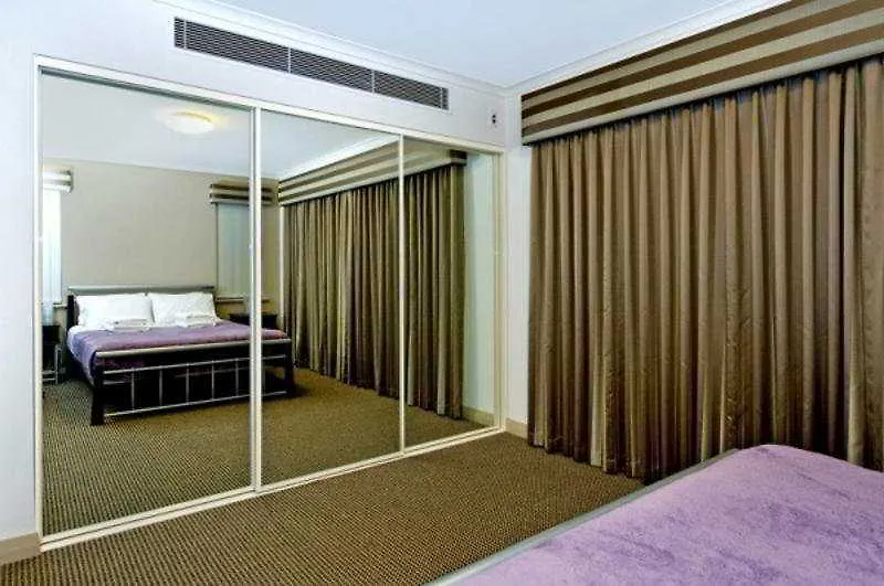 Verandah Apartments Perth 4*,