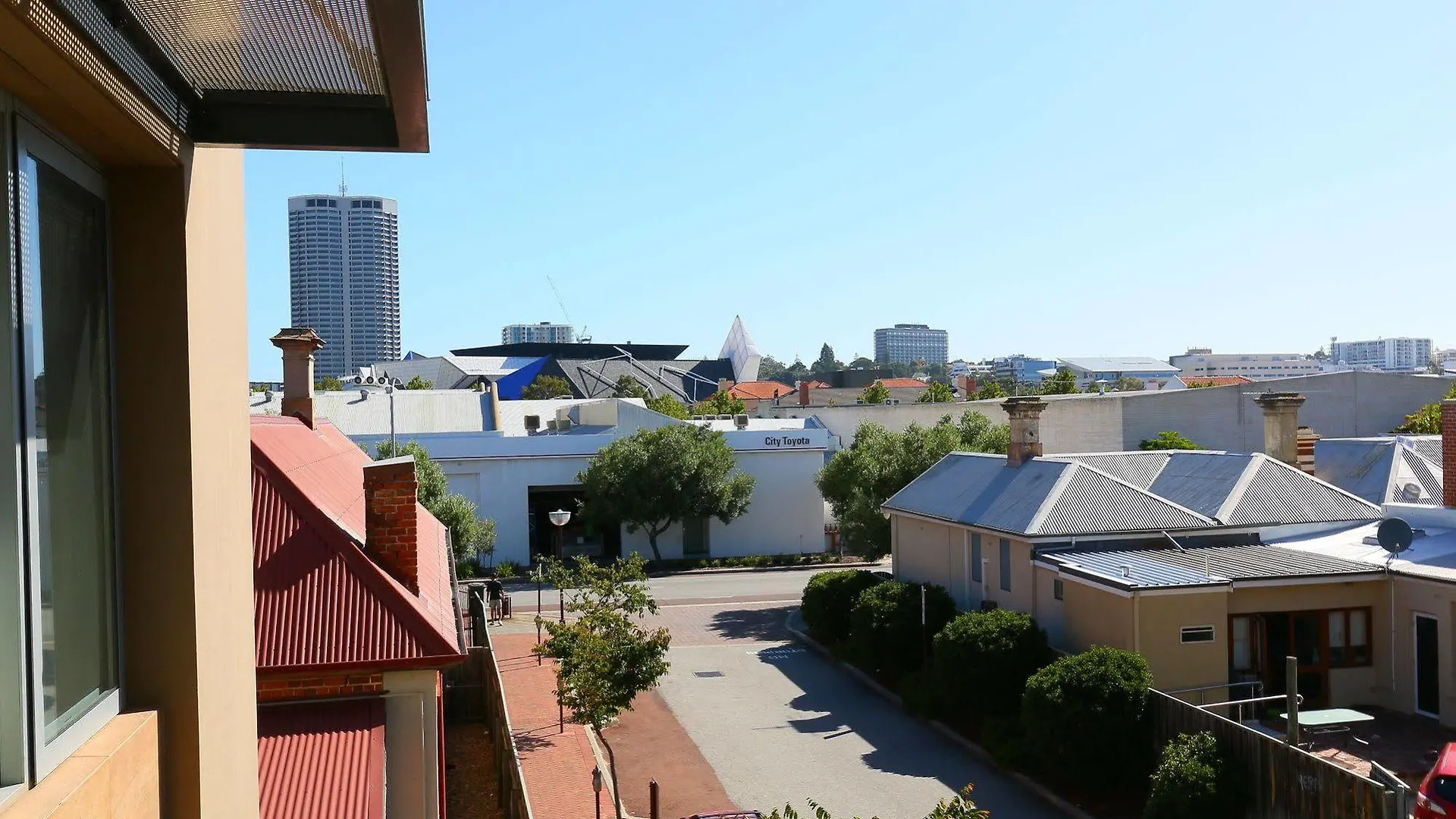 **** Aparthotel Verandah Apartments Perth Australia