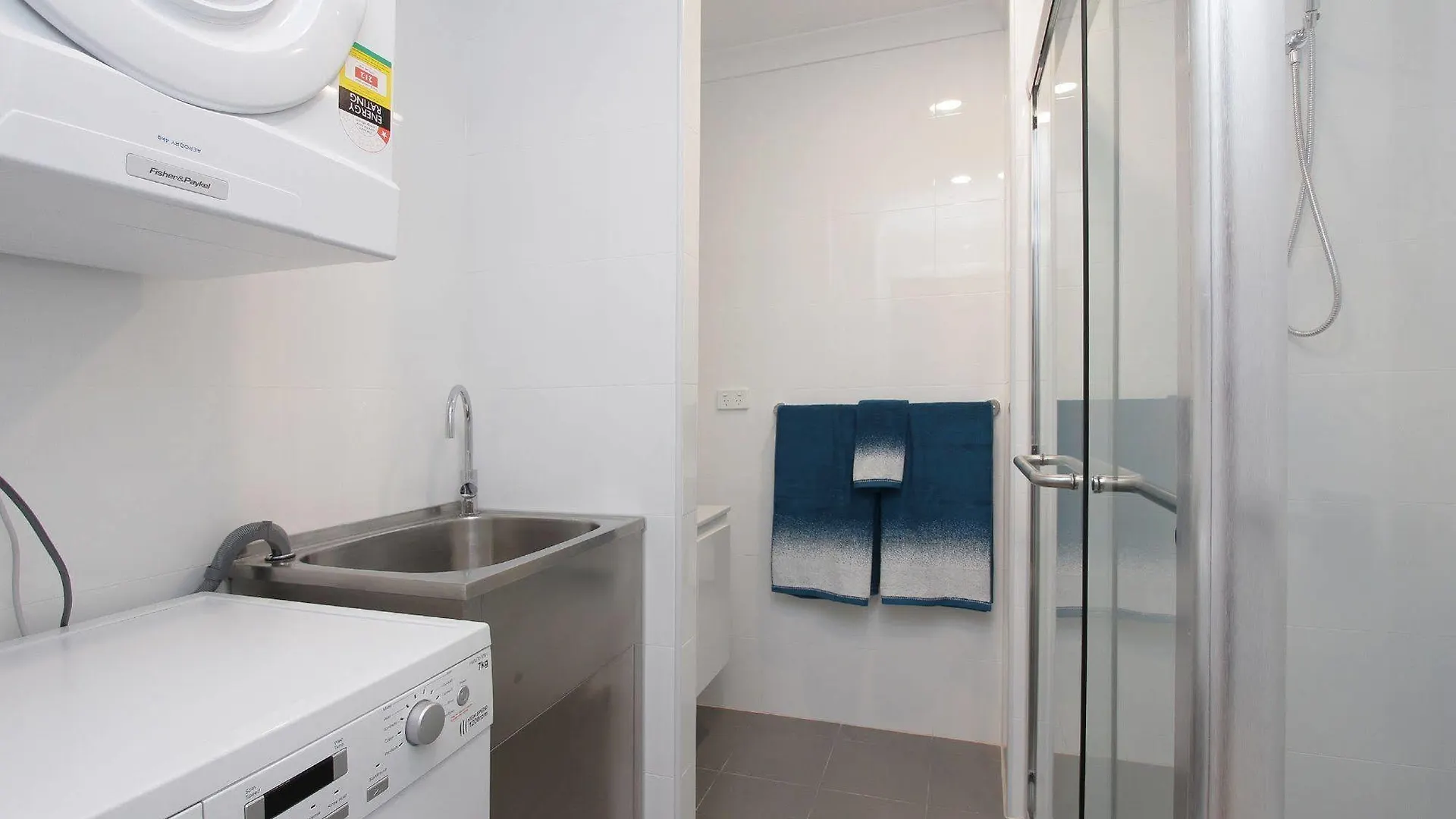 Verandah Apartments Perth 4*,