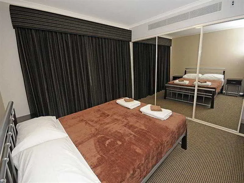 Verandah Apartments Perth 4*,