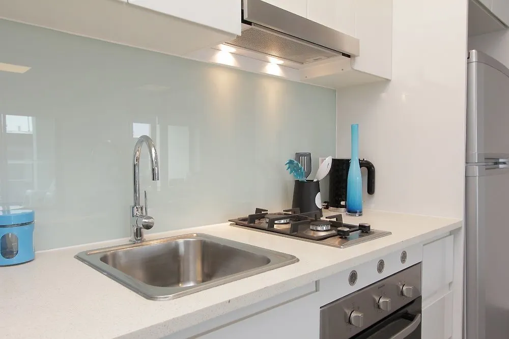 **** Aparthotel Verandah Apartments Perth Australia